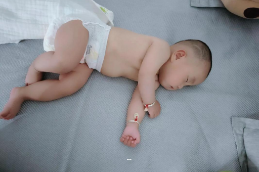天门宝宝突然很多眼屎